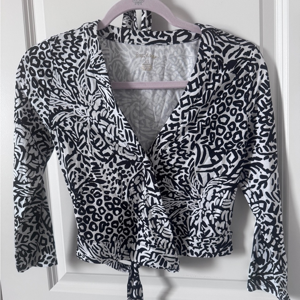 Lilly Pulitzer Black and White Patterned Wrap Top and Bottom Size XS